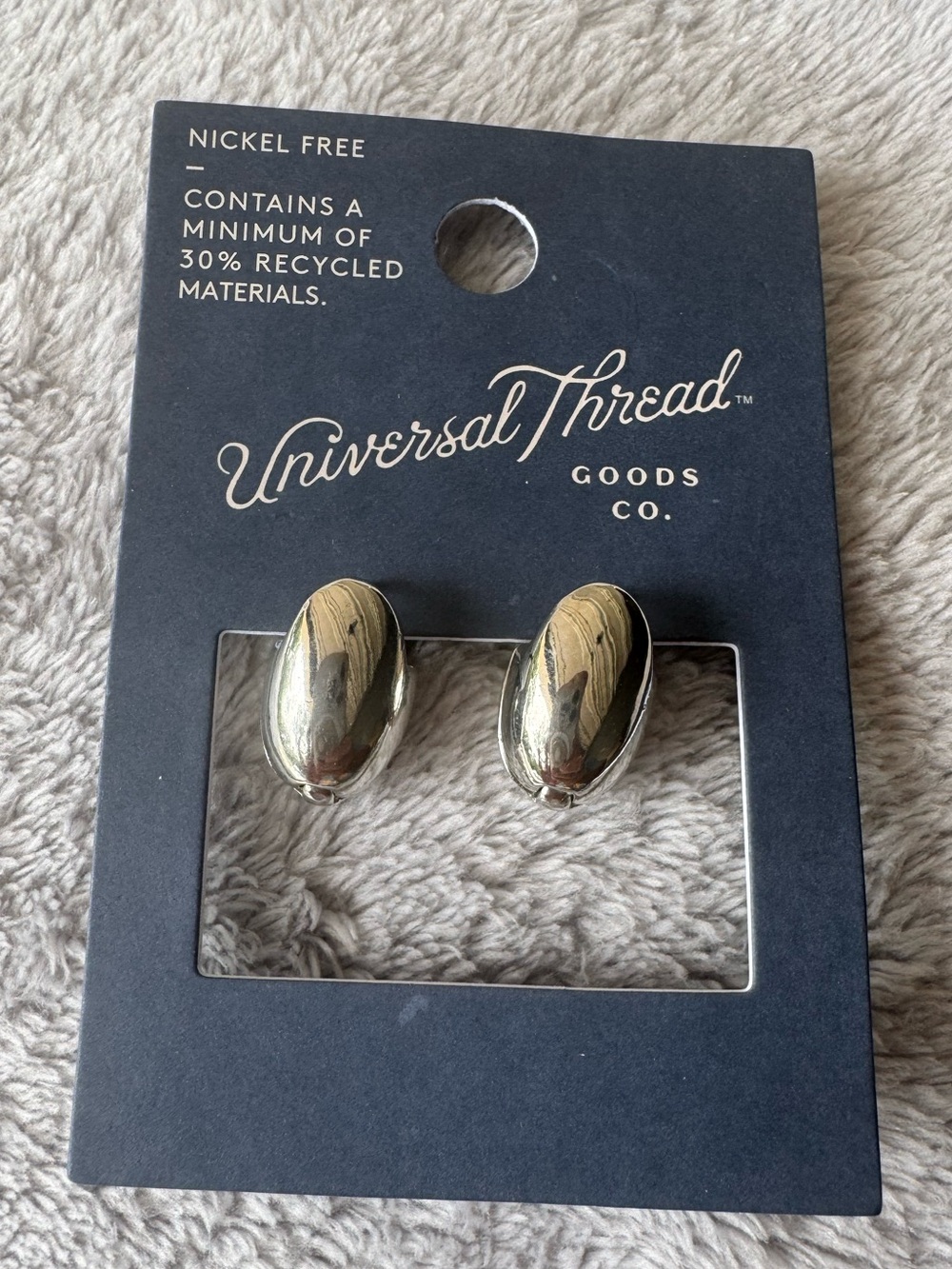 Lot of 5 Universal Thread Silver and Gold Toned Earrings 1 Trio Pack & 2 Singles - Picture 4 of 7